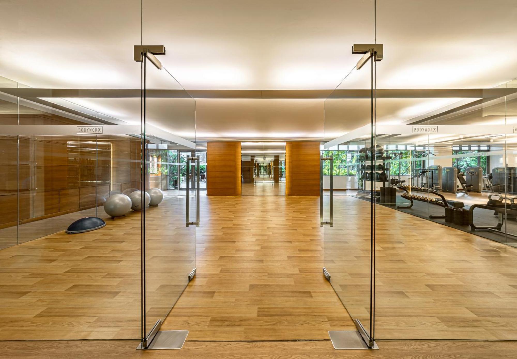 Conrad Bangkok Residences Luaran gambar