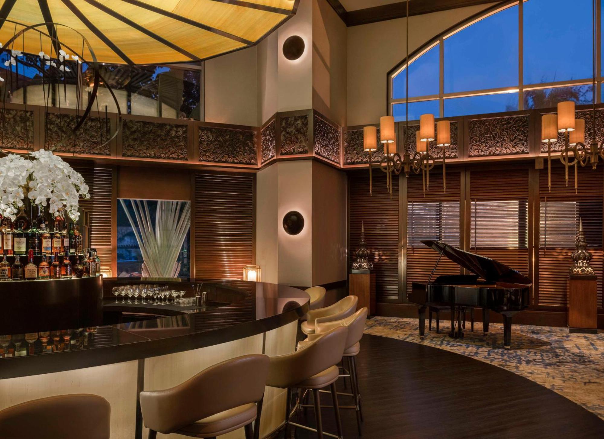 Conrad Bangkok Residences Luaran gambar