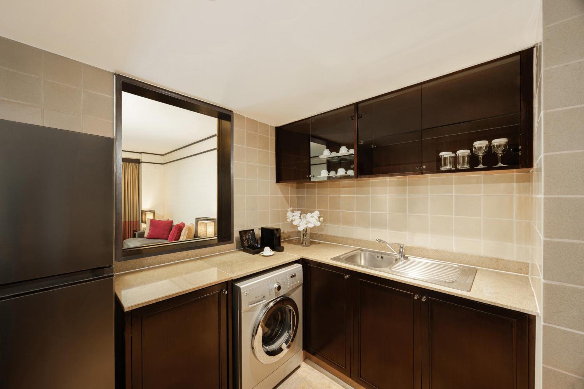 Conrad Bangkok Residences Luaran gambar