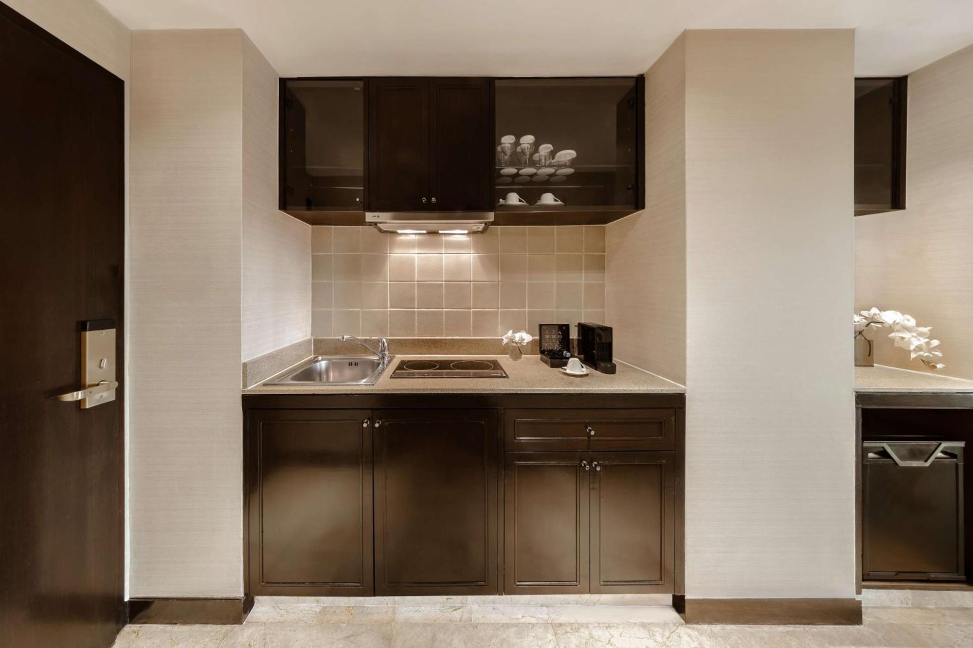Conrad Bangkok Residences Luaran gambar